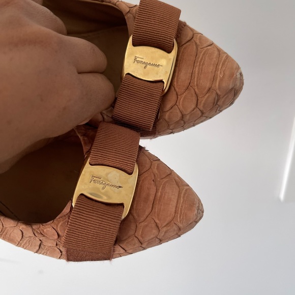 Salvatore Ferragamo Platform Pumps in size 8 - Picture 2 of 11